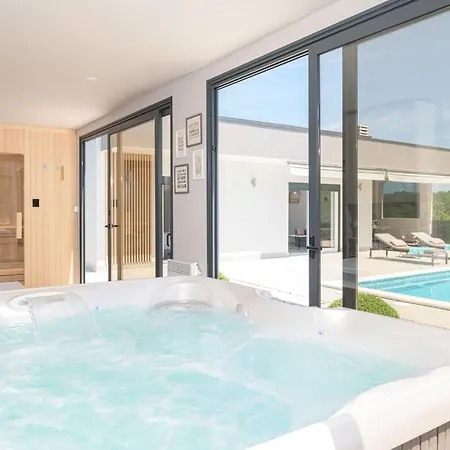 Romantica By Interhome