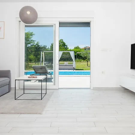 Romantica By Interhome