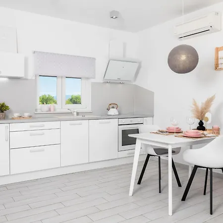 Semesterbostad Romantica By Interhome