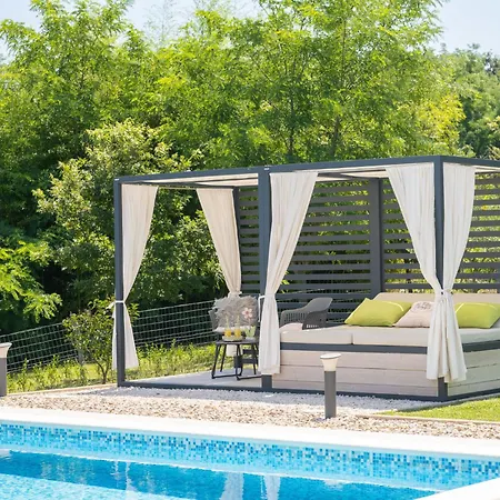 Romantica By Interhome Nedescina