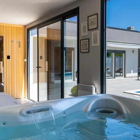 Romantica By Interhome